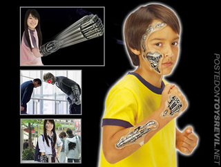 Illustration for article titled Terminator: Salvation Toys Do Everything But Tear Down Aloof Lighting Directors